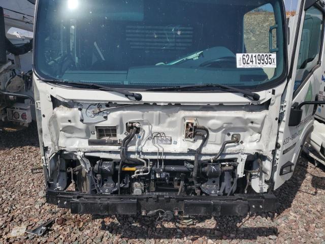 54DC4W1D9NS203417 - 2022 ISUZU NPR HD WHITE photo 11