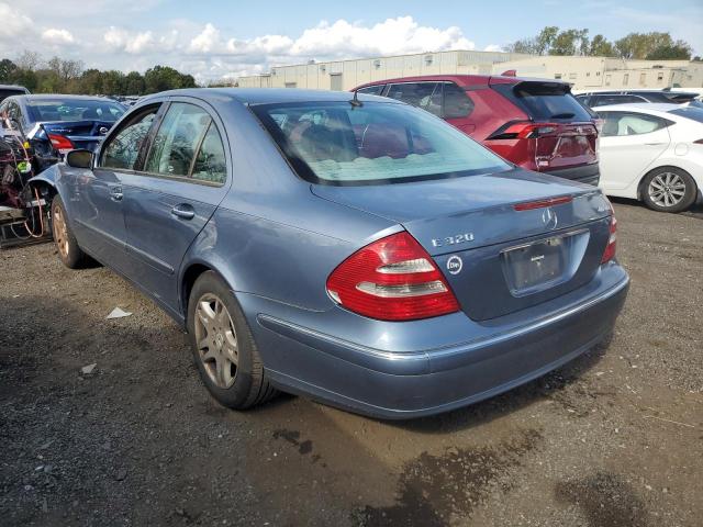 WDBUF82J55X170999 - 2005 MERCEDES-BENZ E 320 4MATIC BLUE photo 2