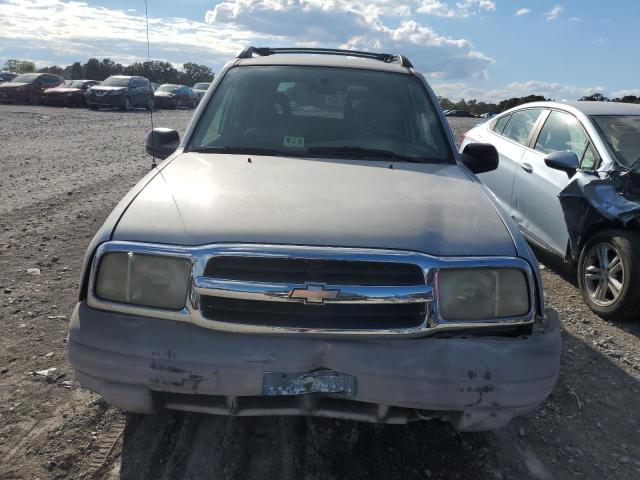 2CNBJ13C136951123 - 2003 CHEVROLET TRACKER SILVER photo 5