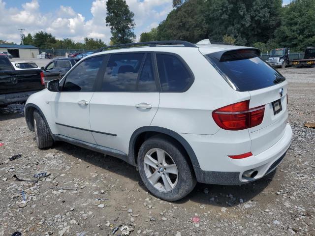 5UXZV4C53D0B12399 - 2013 BMW X5 XDRIVE35I WHITE photo 2