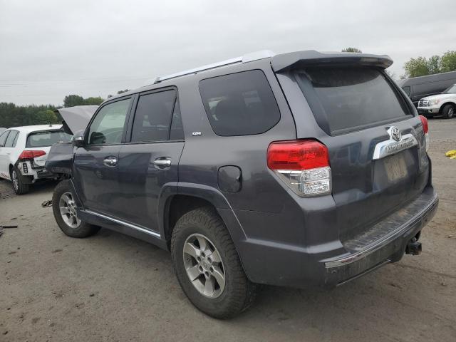 JTEBU5JR3D5116143 - 2013 TOYOTA 4RUNNER SR5 GRAY photo 2