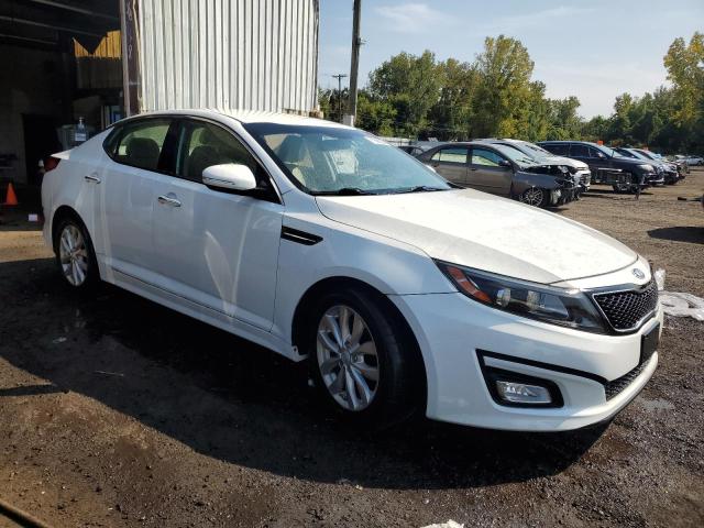 5XXGM4A70FG472275 - 2015 KIA OPTIMA LX WHITE photo 4