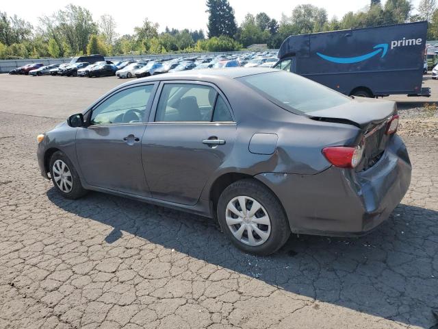 5YFBU4EE5DP212333 - 2013 TOYOTA COROLLA BASE Մոխրագույն լուսանկար 2