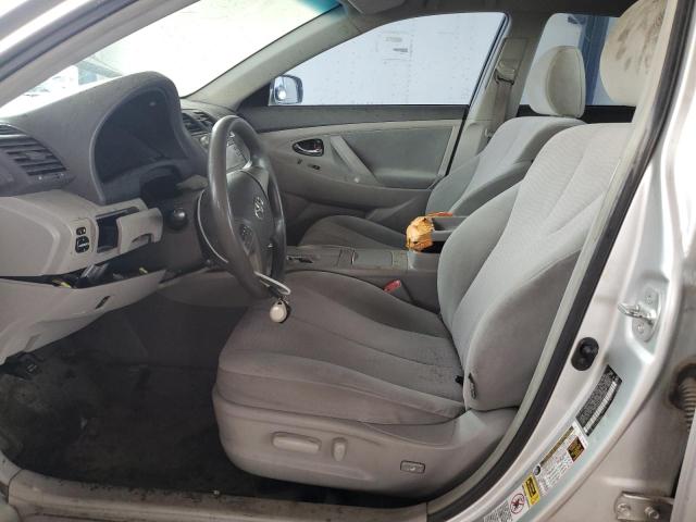 4T4BF3EK2AR028980 - 2010 TOYOTA CAMRY BASE SILVER photo 7