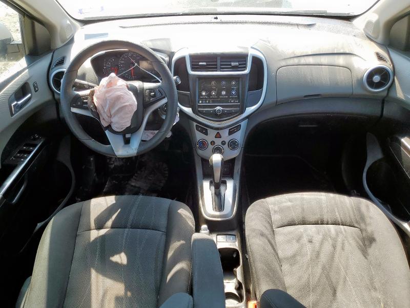 1G1JD5SH7J4140784 - 2018 CHEVROLET SONIC LT فضي صورة 8