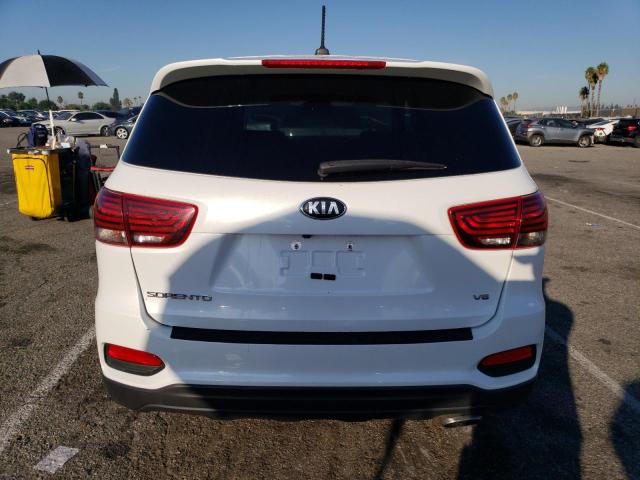 5XYPG4A56LG627506 - 2020 KIA SORENTO S WHITE photo 6