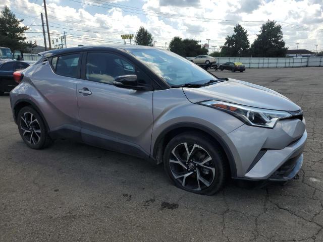 NMTKHMBX5KR074290 - 2019 TOYOTA C-HR XLE Plata foto 4