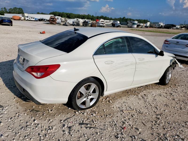 WDDSJ4EB0JN616329 - 2018 MERCEDES-BENZ CLA 250 Белый фото 3