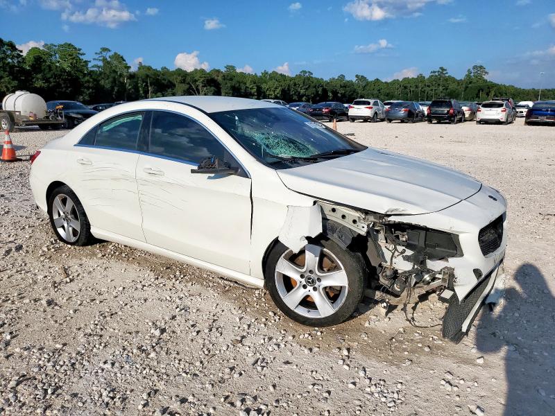 WDDSJ4EB0JN616329 - 2018 MERCEDES-BENZ CLA 250 Белый фото 4