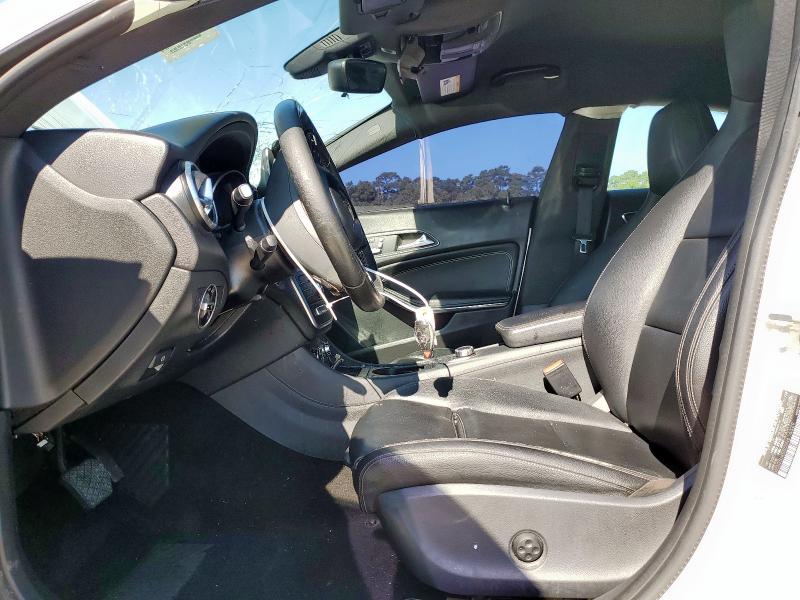 WDDSJ4EB0JN616329 - 2018 MERCEDES-BENZ CLA 250 Белый фото 7