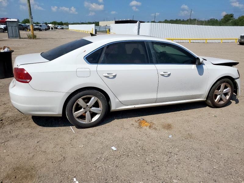 1VWBH7A35DC135348 - 2013 VOLKSWAGEN PASSAT SE WHITE photo 3