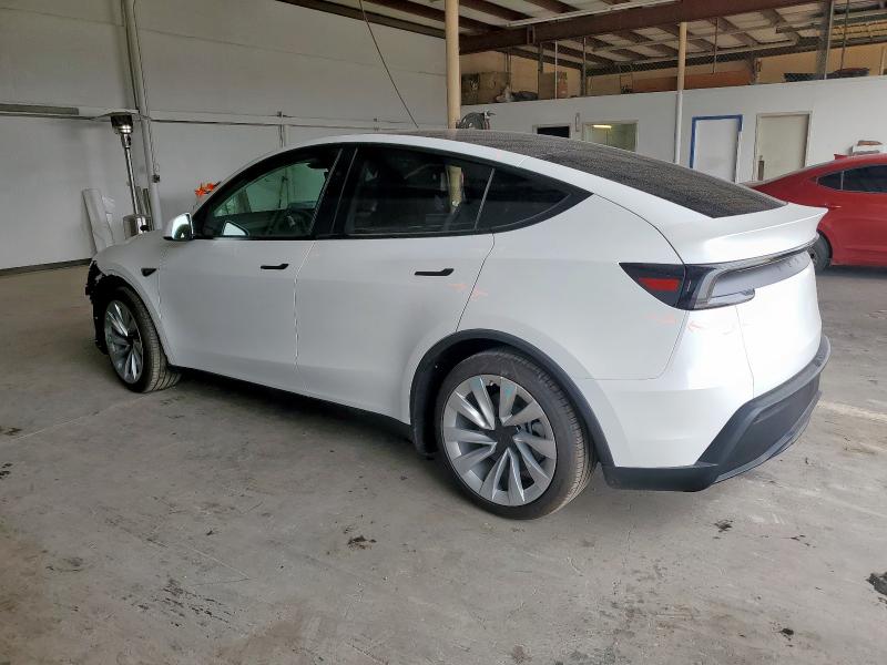 7SAYGDED5TA449472 - 2026 TESLA MODEL Y WHITE photo 2