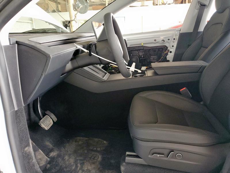 7SAYGDED5TA449472 - 2026 TESLA MODEL Y WHITE photo 7