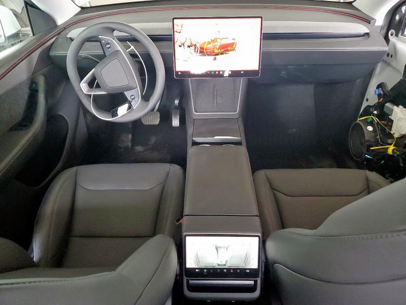 7SAYGDED5TA449472 - 2026 TESLA MODEL Y WHITE photo 8