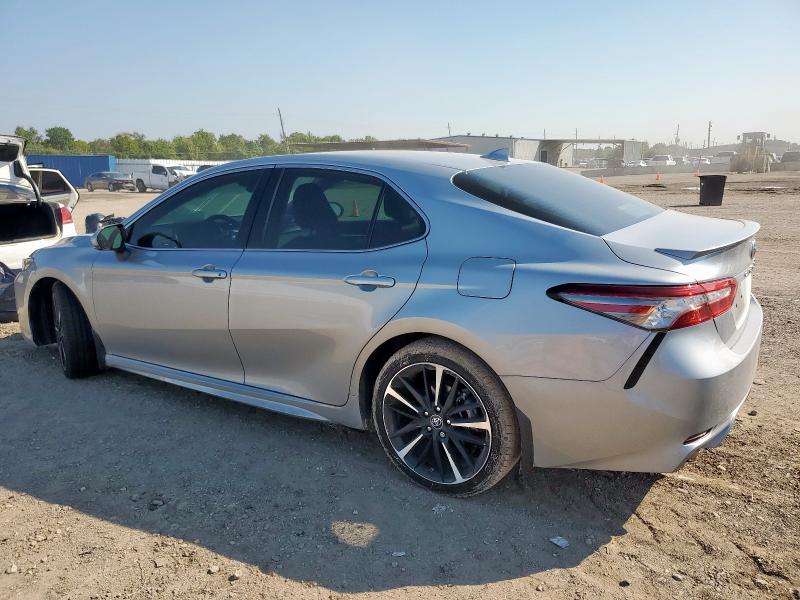 4T1B61HK9KU207383 - 2019 TOYOTA CAMRY XSE SILVER photo 2