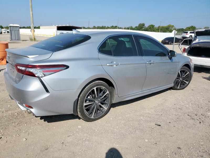 4T1B61HK9KU207383 - 2019 TOYOTA CAMRY XSE SILVER photo 3