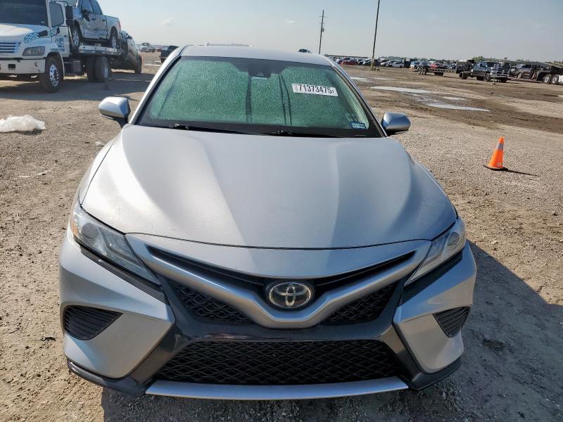 4T1B61HK9KU207383 - 2019 TOYOTA CAMRY XSE SILVER photo 5
