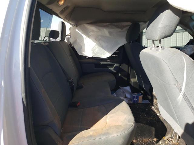 3C6UR4DL4JG281484 - 2018 RAM 2500 SLT თეთრი ფოტო 10