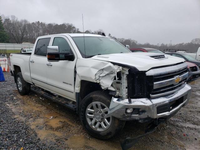 1GC1KWEY1JF197565 - 2018 CHEVROLET SILVERADO K2500 HEAVY DUTY LTZ WHITE photo 1