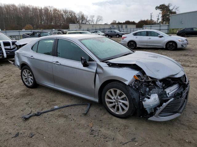 4T1C11AK4NU642278 - 2022 TOYOTA CAMRY LE GRAY photo 4
