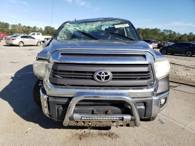 5TFRM5F1XFX090802 - 2015 TOYOTA TUNDRA DOUBLE CAB SR/SR5 GRAY photo 5