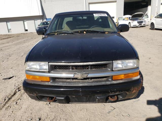 1GCDT19WX18133857 - 2001 CHEVROLET S TRUCK S10 BLACK photo 5