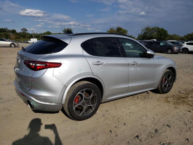 ZASPAKAN6L7C92340 - 2020 ALFA ROMEO STELVIO SILVER photo 3