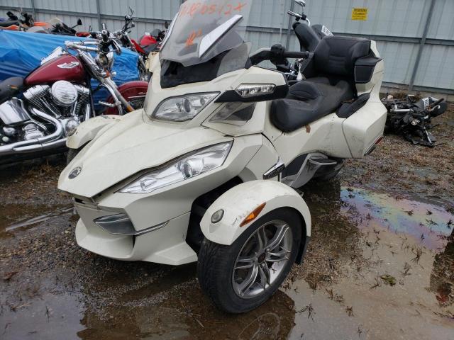 2BXJBDC18BV001147 - 2011 CAN-AM SPYDER ROA RT-LTD CREAM photo 2