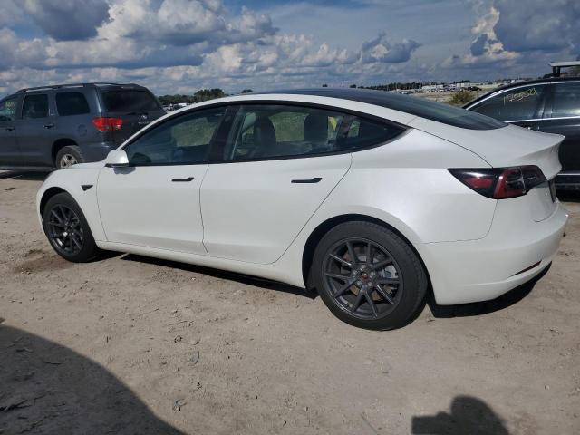 5YJ3E1EAXPF453088 - 2023 TESLA MODEL 3 WHITE photo 2