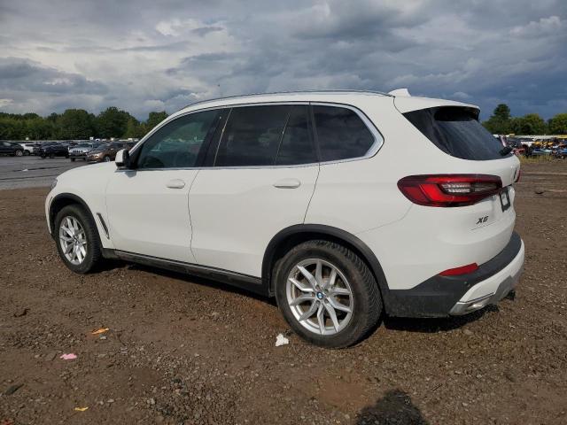 5UXCR6C58KLL11303 - 2019 BMW X5 XDRIVE40I WHITE photo 2