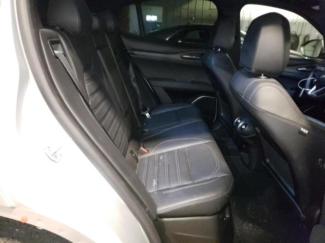 ZASFAKNN9J7B84152 - 2018 ALFA ROMEO STELVIO TI SPORT SILVER photo 11