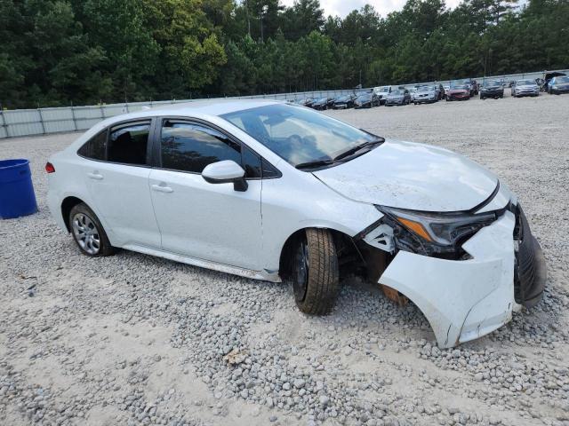 JTDBCMFE0R3053433 - 2024 TOYOTA COROLLA LE WHITE photo 4