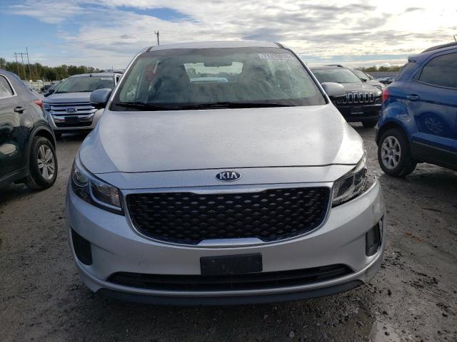 KNDMA5C17G6150100 - 2016 KIA SEDONA L SILVER photo 5