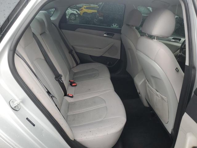 5NPE24AF9JH691978 - 2018 HYUNDAI SONATA SE SILVER photo 10