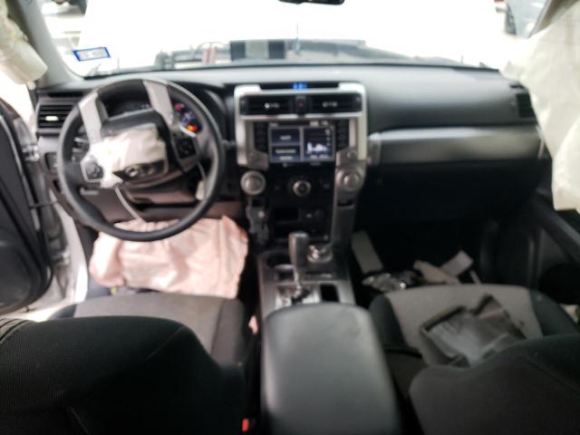 JTEBU5JR0L5749391 - 2020 TOYOTA 4RUNNER SR5/SR5 PREMIUM 银色 照片 8