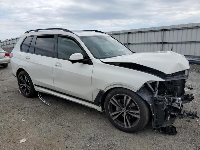 5UXCW2C09N9M42960 - 2022 BMW X7 XDRIVE40I WHITE photo 4