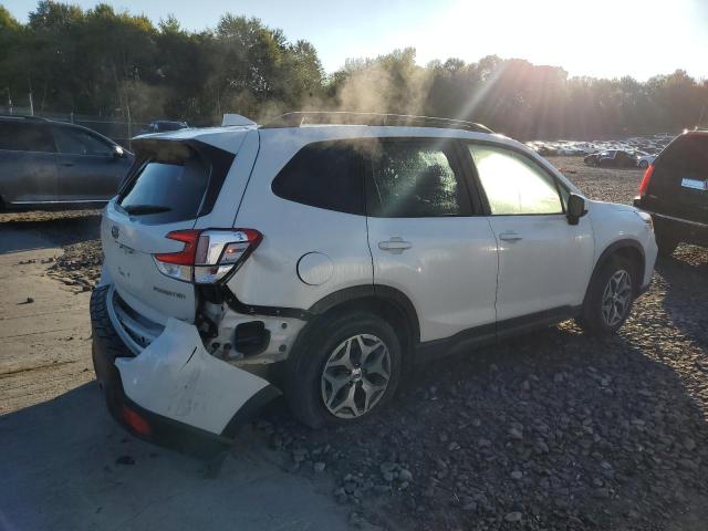 JF2SKAJC3LH471729 - 2020 SUBARU FORESTER PREMIUM WHITE photo 3