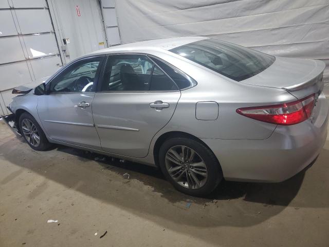 4T1BF1FK3HU758680 - 2017 TOYOTA CAMRY LE SILVER photo 2