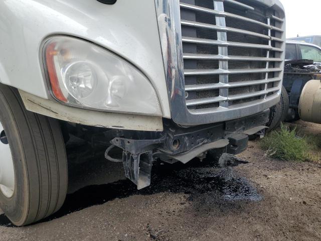 3AKBGADV6FSGU9440 - 2015 FREIGHTLINER CASCADIA WHITE photo 9