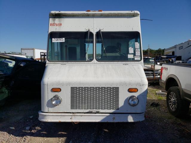 4UZAAMC634CM96680 - 2004 FREIGHTLINER CHASSIS M LINE WALK-IN VAN WHITE photo 5