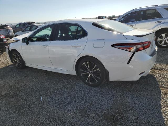 4T1B11HK9JU116272 - 2018 TOYOTA CAMRY L WHITE photo 2