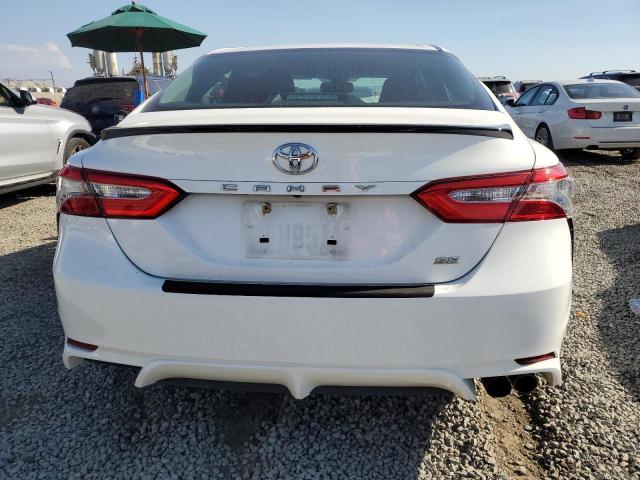 4T1B11HK9JU116272 - 2018 TOYOTA CAMRY L WHITE photo 6