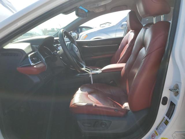 4T1B11HK9JU116272 - 2018 TOYOTA CAMRY L WHITE photo 7