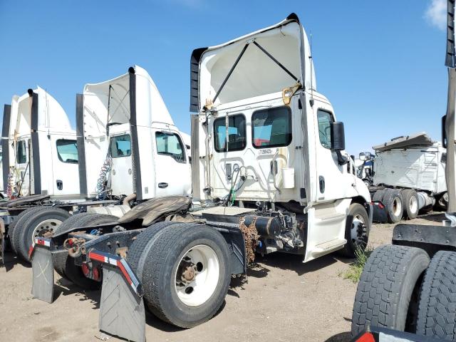 3AKBGADV1GSHB2411 - 2016 FREIGHTLINER CASCADIA 1 WHITE photo 4