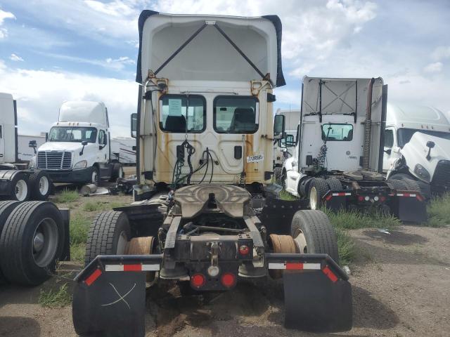 3AKBGADV8GSHB2518 - 2016 FREIGHTLINER CASCADIA 1 WHITE photo 6