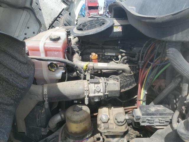 3AKBGADV8GSHB2518 - 2016 FREIGHTLINER CASCADIA 1 WHITE photo 7