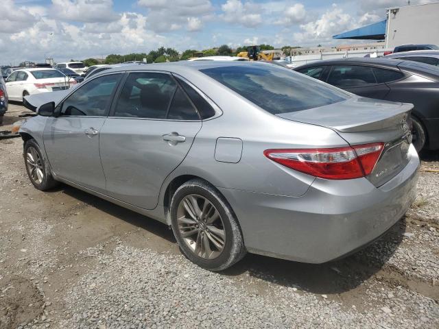 4T1BF1FK4HU356635 - 2017 TOYOTA CAMRY LE SILVER photo 2