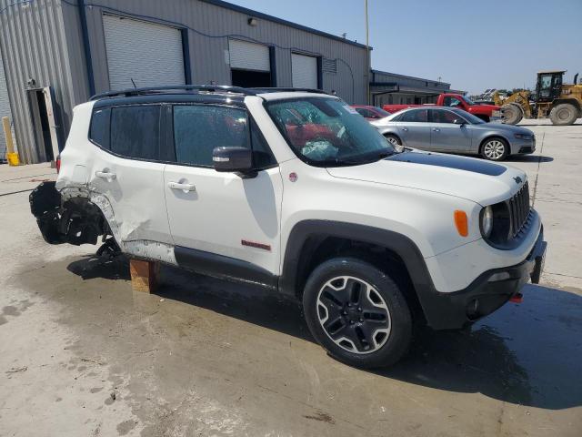 ZACCJBCTXGPC72653 - 2016 JEEP RENEGADE TRAILHAWK WHITE photo 4