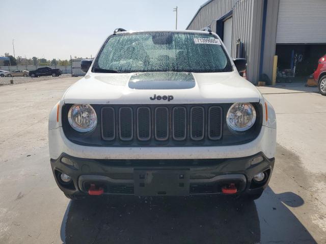 ZACCJBCTXGPC72653 - 2016 JEEP RENEGADE TRAILHAWK WHITE photo 5