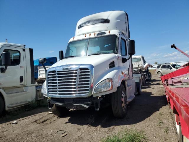 3AKBGADV9GSHB2351 - 2016 FREIGHTLINER CASCADIA 1 白色 照片 2